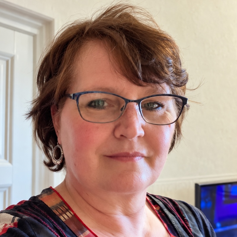 Taina Wanhatalo, lähihoitaja — Palveluneliö Oy